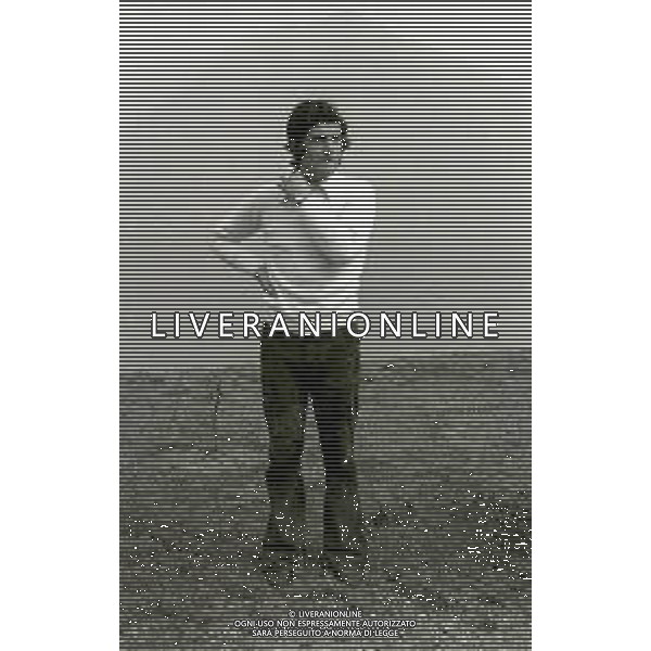 RETROSPETTIVA GIACOMO AGOSTINI PILOTA MOTOCICLISMO NELLA FOTO GIACOMO AGOSTINI NELL\'ANNO 1972 A COSTA VOLPINO NELLA SUA CASA AG ALDO LIVERANI SAS