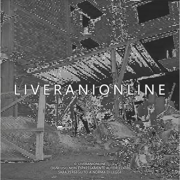 RETROSPETTIVA GIACOMO AGOSTINI PILOTA MOTOCICLISMO NELLA FOTO GIACOMO AGOSTINI NELL\'ANNO 1970 A BERGAMO NELLA COSTRUZIONE DELLA SUA NUOVA CASA AG ALDO LIVERANI SAS 