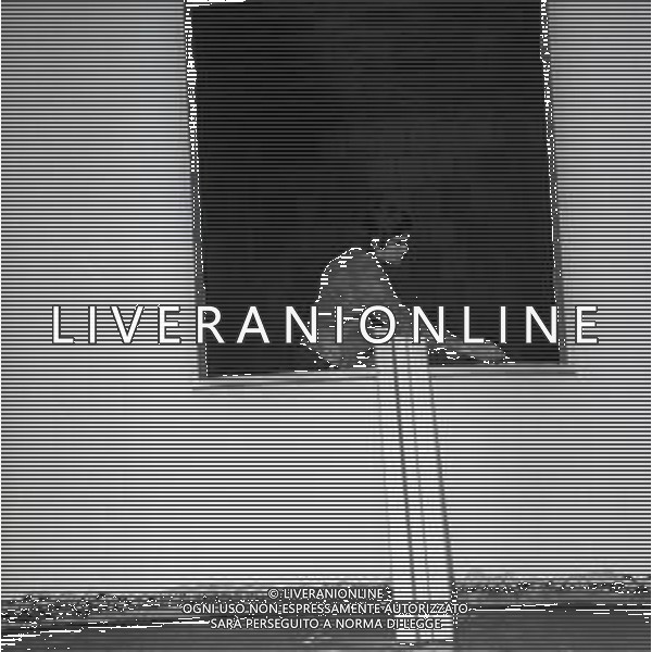 RETROSPETTIVA GIACOMO AGOSTINI PILOTA MOTOCICLISMO NELLA FOTO GIACOMO AGOSTINI NELL\'ANNO 1970 A BERGAMO NELLA COSTRUZIONE DELLA SUA NUOVA CASA AG ALDO LIVERANI SAS 