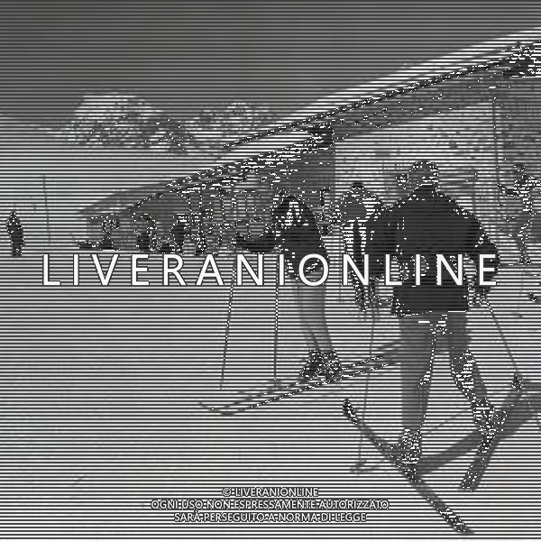 23-02-1963 SANKT MORITZ NELLA FOTO LA PRINCIPESSA PAOLA DI LIEGI SULLA NEVE AG ALDO LIVERANI SAS