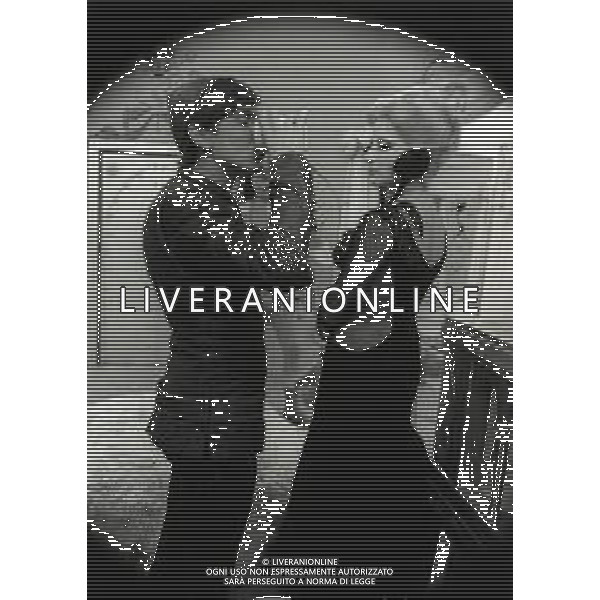 RETROSPETTIVA MINA MAZZINI CANTANTE 1966 NELLA FOTO MINA MAZZINI SCENA DEL FILM PER AMORE E PER MAGIA CON GIANNI MORANDI AG ALDO LIVERANI SAS