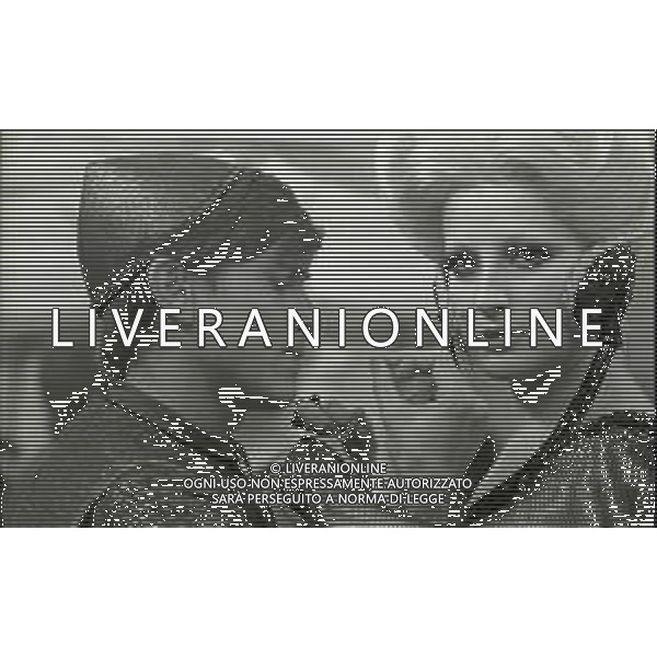 RETROSPETTIVA MINA MAZZINI CANTANTE 1966 NELLA FOTO MINA MAZZINI SCENA DEL FILM PER AMORE E PER MAGIA CON GIANNI MORANDI AG ALDO LIVERANI SAS
