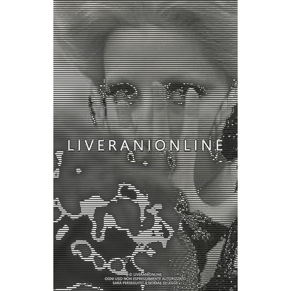RETROSPETTIVA MINA MAZZINI CANTANTE 1966 NELLA FOTO MINA MAZZINI SCENA DEL FILM PER AMORE E PER MAGIA CON GIANNI MORANDI AG ALDO LIVERANI SAS