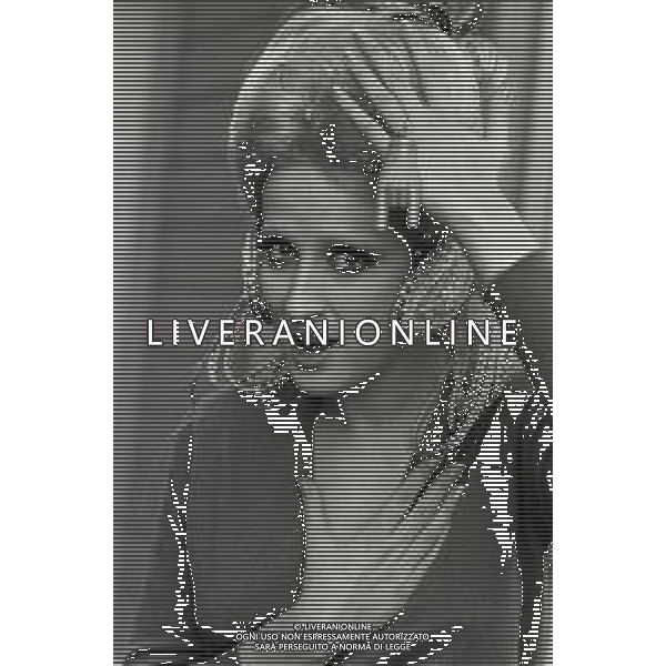 RETROSPETTIVA MINA MAZZINI CANTANTE 1966 NELLA FOTO MINA MAZZINI CON DUCCIO TESSSARI REGISTA SCENA DEL FILM PER AMORE E PER MAGIA CON GIANNI MORANDI AG ALDO LIVERANI SAS