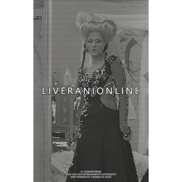 RETROSPETTIVA MINA MAZZINI CANTANTE 1966 NELLA FOTO MINA MAZZINI SCENA DEL FILM PER AMORE E PER MAGIA CON GIANNI MORANDI AG ALDO LIVERANI SAS