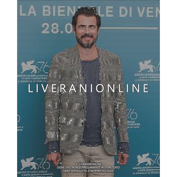 Claes Bang attends "The Burnt Orange Heresy" photocall during the 76th Venice Film Festival at Sala Grande on September 07, 2019 in Venice, Italy. - 76ma Mostra Internazionale d’Arte Cinematografica Venezia 07.09.2019 ©Alessio marini / AGENZIA ALDO LIVERANI SAS