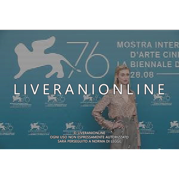 Elizabeth Debicki attends "The Burnt Orange Heresy" photocall during the 76th Venice Film Festival at Sala Grande on September 07, 2019 in Venice, Italy. - 76ma Mostra Internazionale d’Arte Cinematografica Venezia 07.09.2019 ©Alessio marini / AGENZIA ALDO LIVERANI SAS