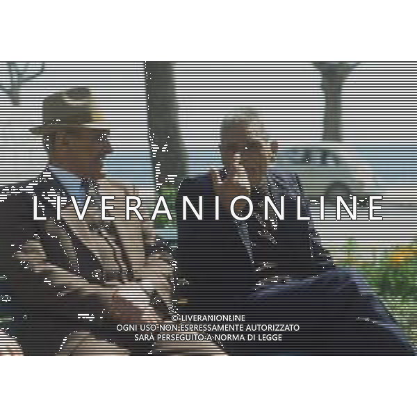 1990 MAZZARA DEL VALLO NELLA FOTO LA CITTA\' DI MAZZARA DEL VALLO ANZIANI SULLE PANCHINA AG ALDO LIVERANI SAS