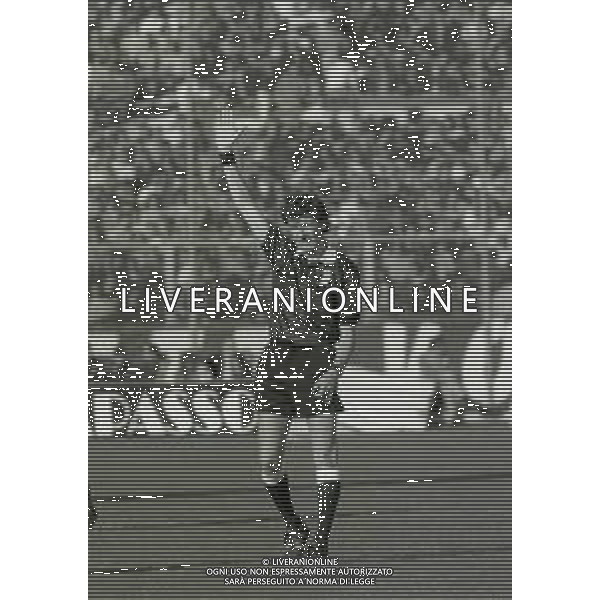 27-03-1994 FIRENZE-CAMPIONATO DI CALCIO SERIE B FIORENTINA BARI 0-0 NELLA FOTO ARBITRO LIVIO BAZZOLI AG ALDO LIVERANI SAS