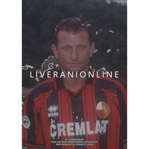 RETROSPETTIVA MARCELLO MONTANARI CALCIATORE NELLA FOTO MARCELLO MONTANARI CON LA MAGLIA DELLA LUCCHESE CALCIO AG ALDO LIVERANI SAS