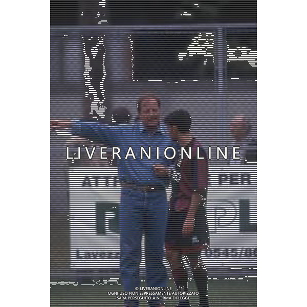RETROSPETTIVA RENZO ULIVIERI ALLENATORE NELLA FOTO RENZO ULIVIERI ALLENATORE BOLOGNA CALCIO AG ALDO LIVERANI SAS