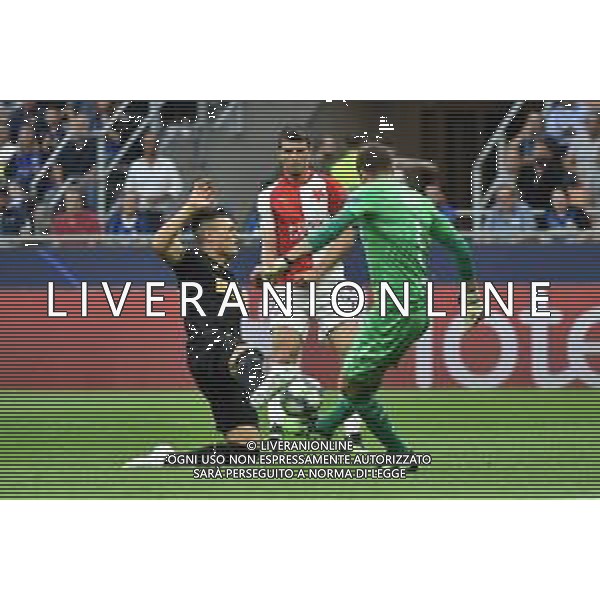 Milano 17-09-2019 Stadio Giuseppe Meazza - San Siro UEFA Champions League fase a gironi 1° giornata gruppo F Inter vs Slavia Praga nella foto lautaro Martinez in pressing su Kolar foto Roberto Garavaglia - ag. Aldo Liverani sas / AGENZIA ALDO LIVERANI SAS