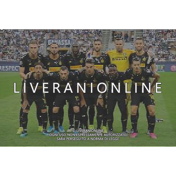 Milano 17-09-2019 Stadio Giuseppe Meazza - San Siro UEFA Champions League fase a gironi 1° giornata gruppo F Inter vs Slavia Praga nella foto la formazione dell\'Inter in piedi da SX Milan Skriniar, Danilo D\'Ambrosio, Romelu Lukaku, Roberto Gagliardini, Samir Handanovic e Stefan de Vrij; in basso da SX Stefano Sensi, Marcelo Brozovic, Lautaro Martinez, Kwadwo Asamoah e Antonio Candreva foto Roberto Garavaglia - ag. Aldo Liverani sas / AGENZIA ALDO LIVERANI SAS