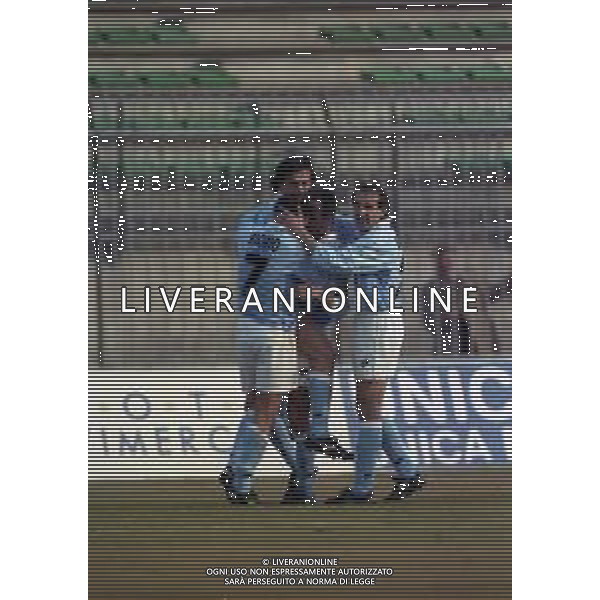 22-02-1998 MONZA CAMPIONATO DI CALCIO SERIE B MONZA TREVISO 1-1 NELLA FOTO ABBRACCI GIOCATORI TREVISO DOPO IL GOAL AG ALDO LIVERANI SAS