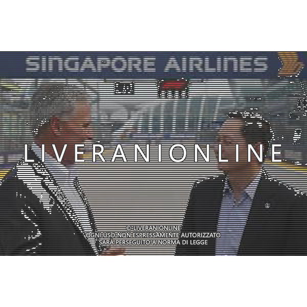 Chase Carey (USA) Formula One Group Chairman with Goh Choon Phong, CEO of Singapore Airlines - Title Sponsor agreement to 2021. 19.09.2019. Formula 1 World Championship, Rd 15, Singapore Grand Prix, Marina Bay Street Circuit, Singapore, Preparation Day. AG ALDO LIVERANI SAS-ONLY ITALY
