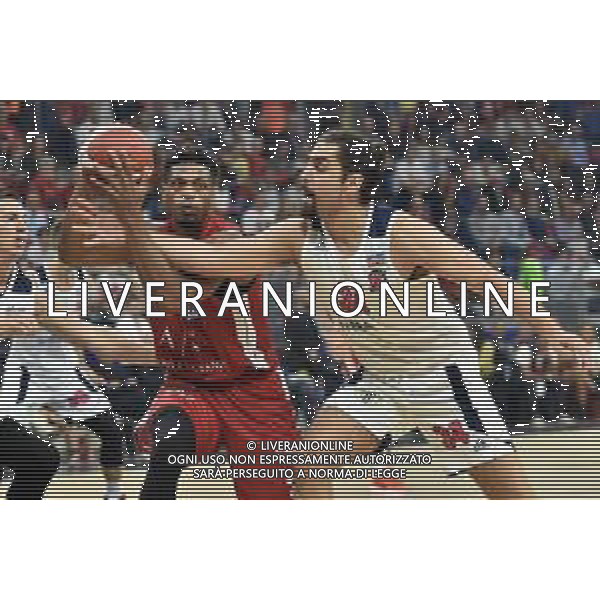 Milano 19-09-2019 Allianz Cloud - PalaLido amichevole precampionato Olimpia Milano vs Urania Milano nella foto Jeff Brooks (Olimpia Milano) SX e Sebastiano Bianchi (Urania Milano) DX foto Roberto Garavaglia - ag. Aldo Liverani sas