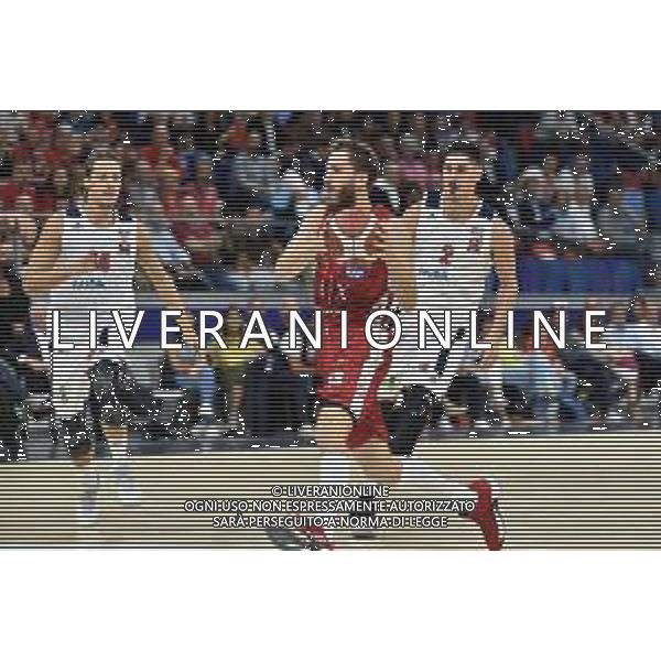 Milano 19-09-2019 Allianz Cloud - PalaLido amichevole precampionato Olimpia Milano vs Urania Milano nella foto Sergio Rodriguez (Olimpia Milano) tra Matteo Montano (Urania Milano) SX e Giorgio Piunti (Urania Milano) DX foto Roberto Garavaglia - ag. Aldo Liverani sas