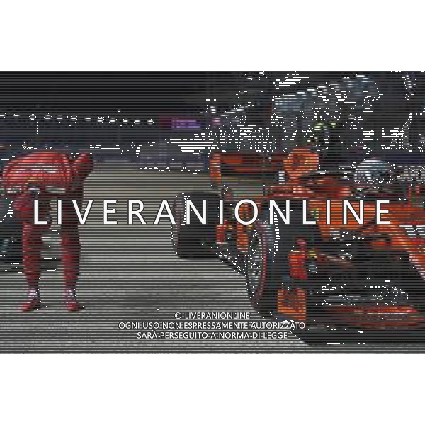 Sebastian Vettel (GER) Ferrari SF90 looking at Charles Leclerc (MON) Ferrari. 21.09.2019. Formula 1 World Championship, Rd 15, Singapore Grand Prix, Marina Bay Street Circuit, Singapore, Qualifying Day. AG ALDO LIVERANI SAS-ONLY ITALY