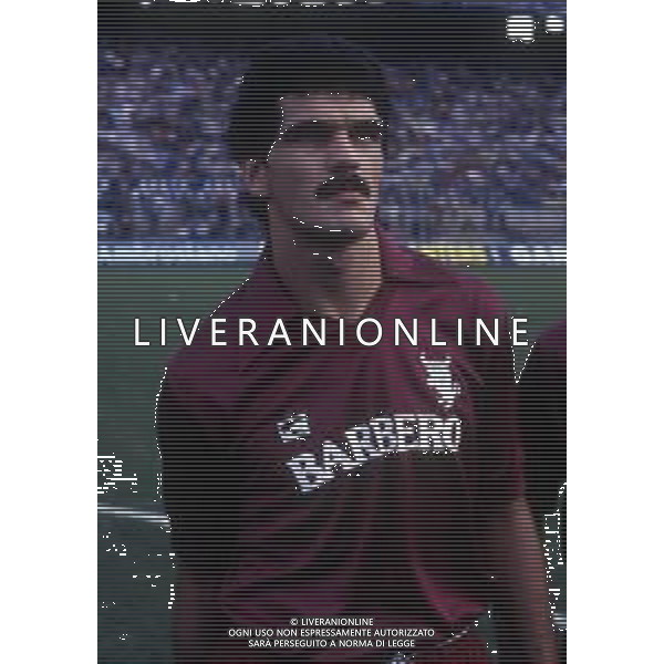 RETROSPETTIVA MICHEL VAN DE KORPUT CALCIATORE NELLA FOTO MICHEL VAN DE KORPUT CON LA MAGLIA DEL TORINO CALCIO AG ALDO LIVERANI SAS