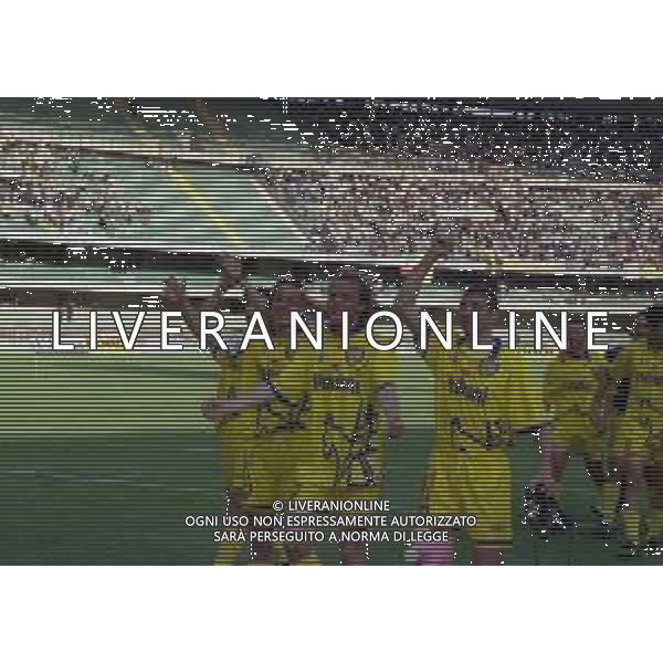 16-05 1999 VERONA CAMPIONATO DI CALCIO SERIE B CHIEVO -VERONA 2-0 NELLA FOTO ESULTANZA GIOCATORI CHIEVO A FINEGARA PER LA VITTORIA NEL DERBY AG ALDO LIVERANI SAS