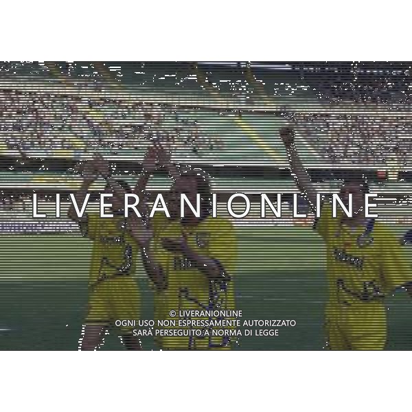 16-05 1999 VERONA CAMPIONATO DI CALCIO SERIE B CHIEVO -VERONA 2-0 NELLA FOTO ESULTANZA GIOCATORI CHIEVO A FINEGARA PER LA VITTORIA NEL DERBY AG ALDO LIVERANI SAS