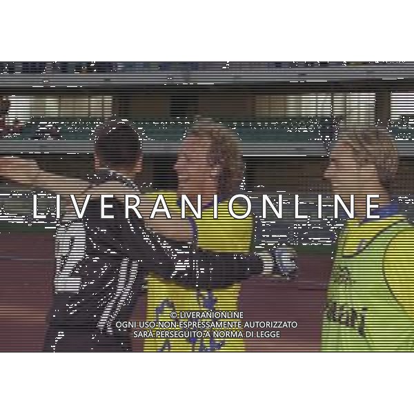 16-05 1999 VERONA CAMPIONATO DI CALCIO SERIE B CHIEVO -VERONA 2-0 NELLA FOTO ESULTANZA GIOCATORI CHIEVO A FINEGARA PER LA VITTORIA NEL DERBY AG ALDO LIVERANI SAS