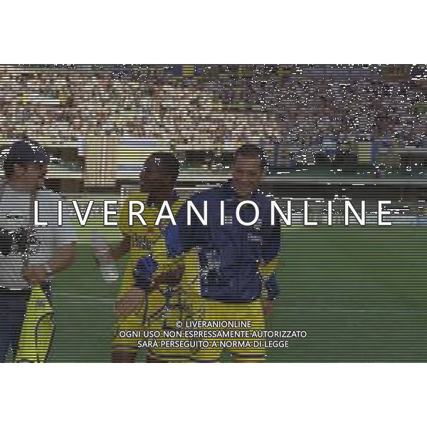 16-05 1999 VERONA CAMPIONATO DI CALCIO SERIE B CHIEVO -VERONA 2-0 NELLA FOTO ESULTANZA GIOCATORI CHIEVO A FINEGARA PER LA VITTORIA NEL DERBY AG ALDO LIVERANI SAS