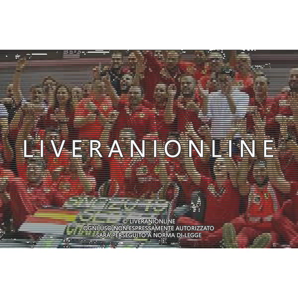 Race winner Sebastian Vettel (GER) Ferrari and second placed Charles Leclerc (MON) Ferrari celebrate with the team. 22.09.2019. Formula 1 World Championship, Rd 15, Singapore Grand Prix, Marina Bay Street Circuit, Singapore, Race Day. AG ALDO LIVERANI SAS-ONLY ITALY