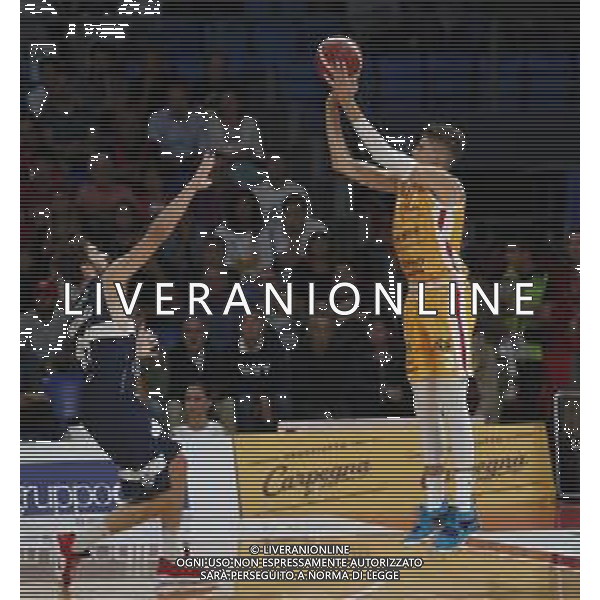 Carpegna Prosciutto Basket Pesaro vs Pompea Fortitudo Bologna Campionato di Basket Serie A 24/09/2019 nella foto: Drell Henri(Carpegna prosciutto Basket Pesaro Fantinelli Matteo(Pompea Fortitudo Bologna) ©Claudio Zamagni/Agenzia Aldo Liverani Drell Henri(Carpegna prosciutto Basket Pesaro Fantinelli Matteo(Pompea Fortitudo Bologna) during Italian Serie A Basketball match between Carpegna Prosciutto Basket Pesaro and and Pompea Fortitudo Bologna at Vitrifrigo Arena in Pesaro on September 24 2019 photo credit by Claudio Zamagni/Aldo Liverani Photo Agency/ AGENZIA ALDO LIVERANI SAS