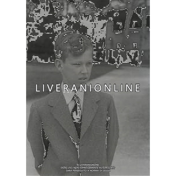 RETROSPETTIVA VITTORIO EMANUELE DI SAVOIA NELLA FOTO VITTORIO EMANUELE DI SAVOIA A CASCAIS NELL\'ANNO 1949 AG ALDO LIVERANI SAS
