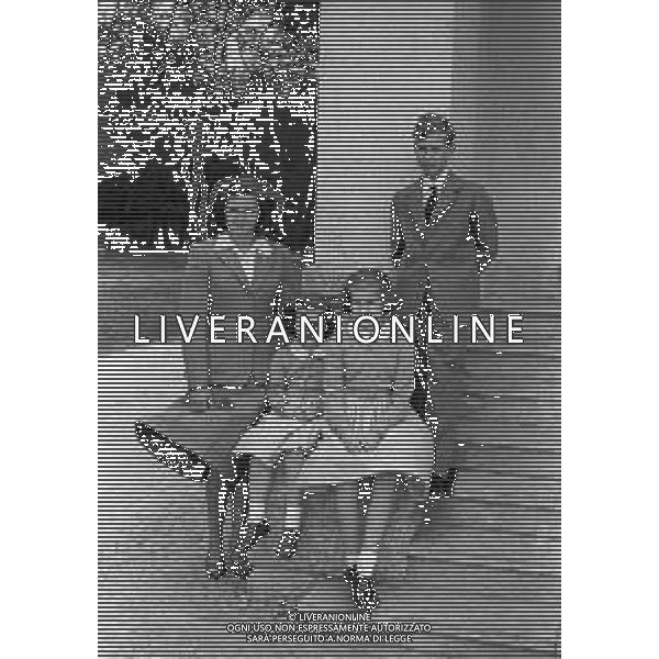 RETROSPETTIVA VITTORIO EMANUELE DI SAVOIA NELLA FOTO VITTORIO EMANUELE DI SAVOIA A CASCAIS NELL\'ANNO 1949 AG ALDO LIVERANI SAS