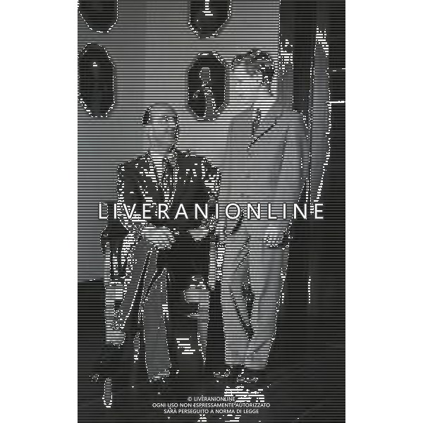 RETROSPETTIVA VITTORIO EMANUELE DI SAVOIA NELLA FOTO VITTORIO EMANUELE DI SAVOIA A CASCAIS NELL\'ANNO 1949 CON IL PADRE UMBERTO AG ALDO LIVERANI SAS