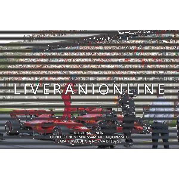 Charles Leclerc (MON) Ferrari SF90 celebrates his pole position in qualifying parc ferme. 28.09.2019. Formula 1 World Championship, Rd 16, Russian Grand Prix, Sochi Autodrom, Sochi, Russia, Qualifying Day. AG ALDO LIVERANI SAS-ONLY ITALY