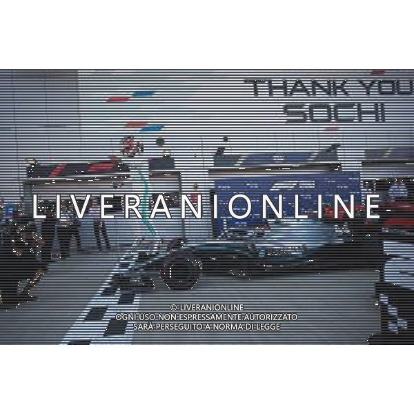 Race winner Lewis Hamilton (GBR) Mercedes AMG F1 W10 celebrates in parc ferme. 29.09.2019. Formula 1 World Championship, Rd 16, Russian Grand Prix, Sochi Autodrom, Sochi, Russia, Race Day. / AGENZIA ALDO LIVERANI SAS - ITALY ONLY EDITORIAL USE ONLY - Gp F1 Gara Russia Sochi 29.09.2019
