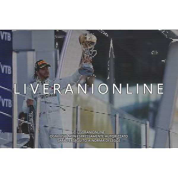 Race winner Lewis Hamilton (GBR) Mercedes AMG F1 celebrates on the podium. 29.09.2019. Formula 1 World Championship, Rd 16, Russian Grand Prix, Sochi Autodrom, Sochi, Russia, Race Day. / AGENZIA ALDO LIVERANI SAS - ITALY ONLY EDITORIAL USE ONLY - Gp F1 Gara Russia Sochi 29.09.2019