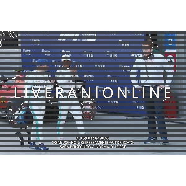 Valtteri Bottas (FIN) Mercedes AMG F1 W10 and Lewis Hamilton (GBR) Mercedes AMG F1 W10. 29.09.2019. Formula 1 World Championship, Rd 16, Russian Grand Prix, Sochi Autodrom, Sochi, Russia, Race Day. AG ALDO LIVERANI SAS-ONLY ITALY