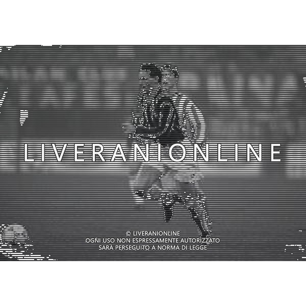 25-11-1992 MILANO CHAMPIONS LEAGUE MILAN JFK GOTEBORG 4-0 NELLA FOTO MARCO VAN BASTEN AG ALDO LIVERANI SAS