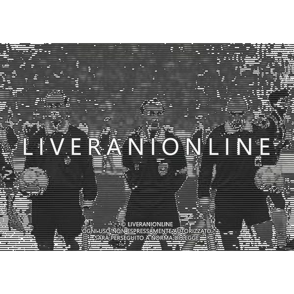 25-11-1992 MILANO CHAMPIONS LEAGUE MILAN JFK GOTEBORG 4-0 NELLA FOTO ARBITRO Frans van den Wijngaert AG ALDO LIVERANI SAS