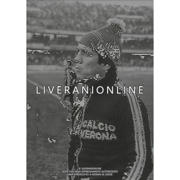 RETROSPETTIVA ROBERTO BONINSEGNA CALCIATORE NELLA FOTO ROBERTO BONINSEGNA CON LA MAGLIA DEL VERONA CALCIO NELL\'ANNO 1979-1980 AG ALDO LIVERANI SAS