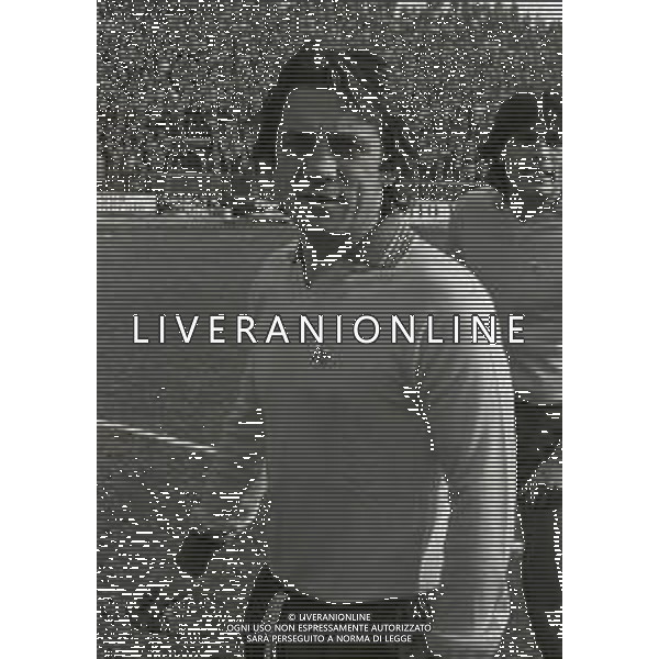 RETROSPETTIVA ROBERTO BONINSEGNA CALCIATORE NELLA FOTO ROBERTO BONINSEGNA CON LA MAGLIA DEL VERONA CALCIO NELL\'ANNO 1979-1980 AG ALDO LIVERANI SAS