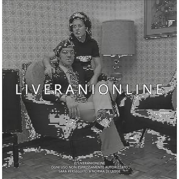 RETROSPETTIVA ROBERTO BONINSEGNA CALCIATORE NELLA FOTO ROBERTO BONINSEGNA CON LA MOGLIE NELL\'ANNO 1970 AG ALDO LIVERANI SAS