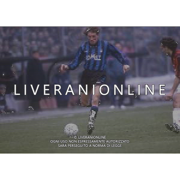 RETROSPETTIVA PAVONE CHRISTIAN CALCIATORE NELLA FOTO PAVONE CHRISTIAN CON LA MAGLIA DELL\'ATALANTA CALCIO AG ALDO LIVERANI SAS