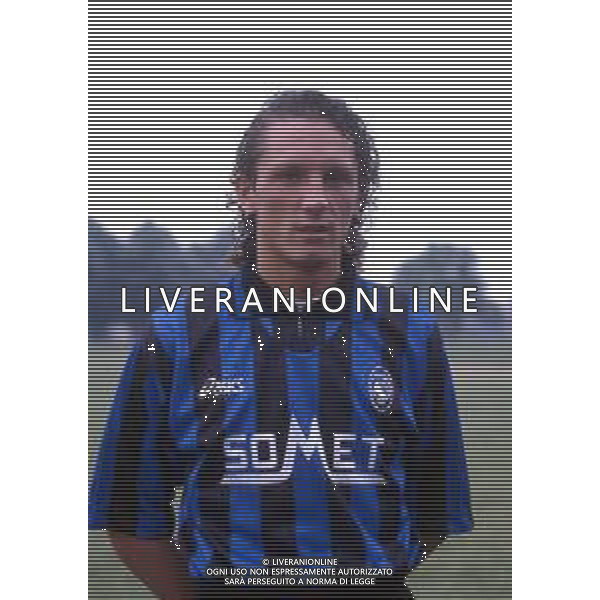 RETROSPETTIVA PAVONE CHRISTIAN CALCIATORE NELLA FOTO PAVONE CHRISTIAN CON LA MAGLIA DELL\'ATALANTA CALCIO AG ALDO LIVERANI SAS