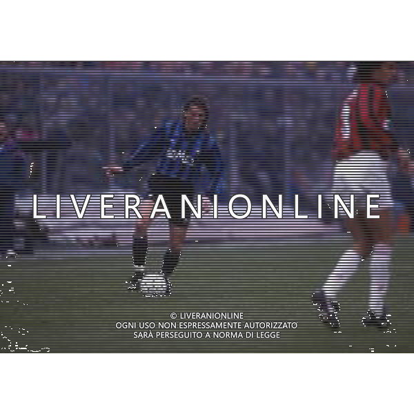 RETROSPETTIVA PAVONE CHRISTIAN CALCIATORE NELLA FOTO PAVONE CHRISTIAN CON LA MAGLIA DELL\'ATALANTA CALCIO AG ALDO LIVERANI SAS