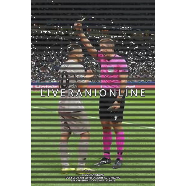 Milano 1-10-2019 Stadio Giuseppe Meazza - San Siro UEFA Champions League fase a gironi 2° giornata gruppo C Atalanta vs Shakhtar Donetsk nella foto Junior Moraes (Shakhtar Donetsk) SX e l\'arbitro Tobias Stieler (GER) DX foto Roberto Garavaglia - ag. Aldo Liverani sas/ AGENZIA ALDO LIVERANI SAS
