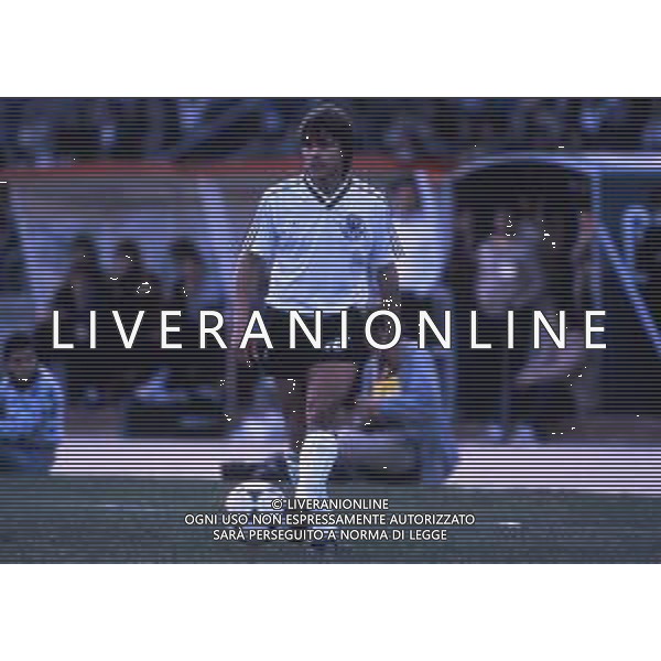 RETROSPETTIVA OLAF THON CALCIATORE NELLA FOTO OLAF THON CON LA MAGLIA DELLA MAGLIA DELLA NAZIONALE GERMANIA AG ALDO LIVERANI SAS