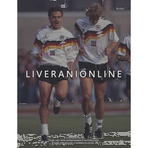 RETROSPETTIVA OLAF THON CALCIATORE NELLA FOTO OLAF THON CON LA MAGLIA DELLA MAGLIA DELLA NAZIONALE GERMANIA AG ALDO LIVERANI SAS
