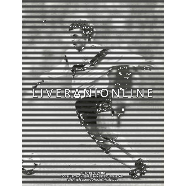 RETROSPETTIVA OLAF THON CALCIATORE NELLA FOTO OLAF THON AG ALDO LIVERANI SAS
