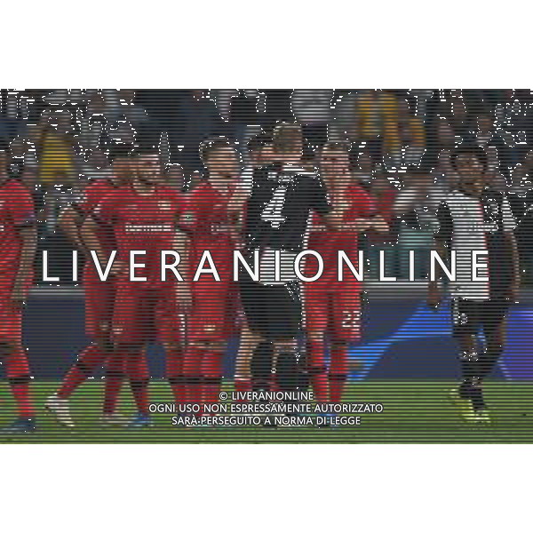 Torino 1.10.2019 Stadio Allianz Stadium Juventus vs Leverkusen Gruppo D Giornata 2 di 6 ©Falzone/Agenzia Aldo Liverani NELLA FOTO : Finale Partita - matthjis de ligt e Daley Sinkgraven / AGENZIA ALDO LIVERANI SAS
