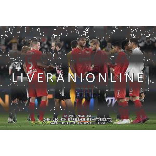 Torino 1.10.2019 Stadio Allianz Stadium Juventus vs Leverkusen Gruppo D Giornata 2 di 6 ©Falzone/Agenzia Aldo Liverani NELLA FOTO : Finale Partita - gonzalo higuain e Sven Bender / AGENZIA ALDO LIVERANI SAS